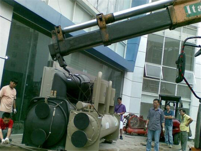 文峰区随车吊和汽车吊的核心区别是什么？哪种更省钱？