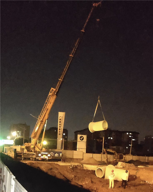 文峰区“弯臂矫正”—— 吊车的 “形变补偿” 技术