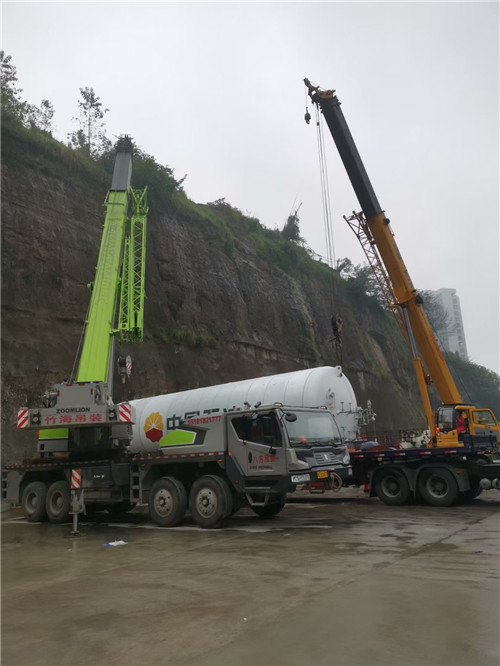 文峰区“不怕风雨冻”—— 吊车的 “恶劣环境适应” 技术